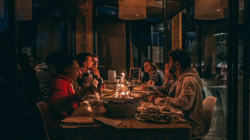 Julbord 2026: skatt, avdrag och moms för personalfesten